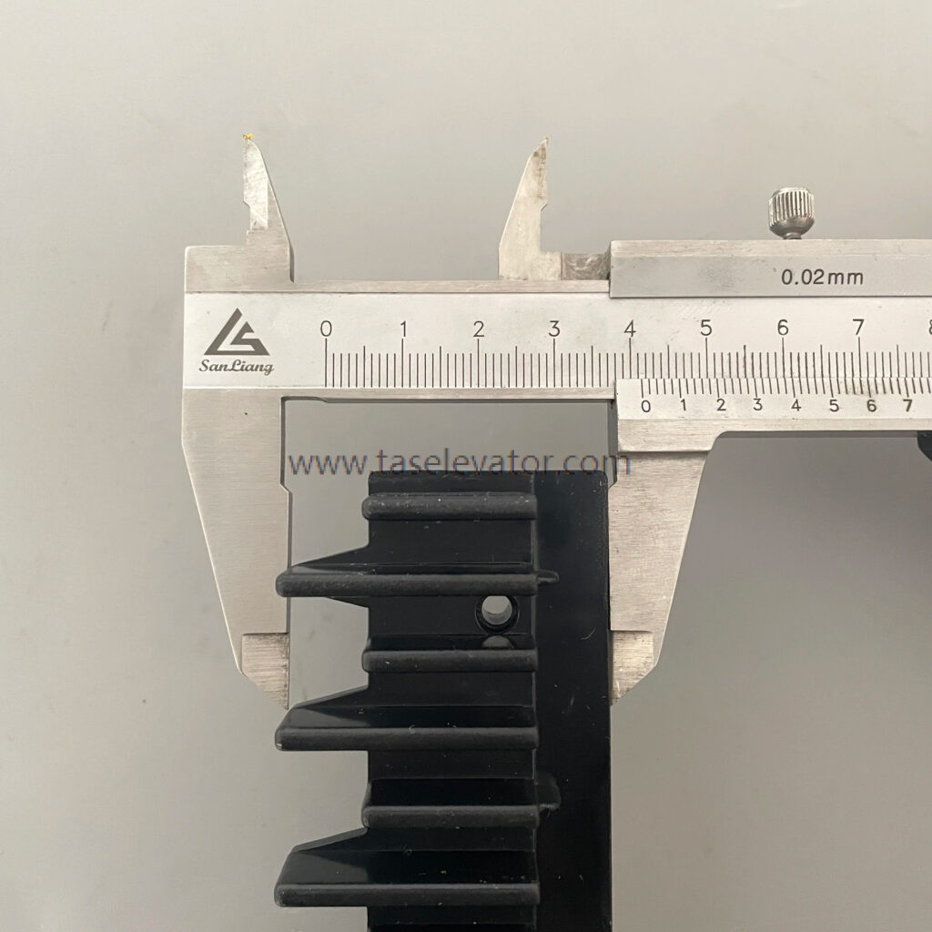 Escalator Yellow Side BEVG 200mm_42mm_22teeth